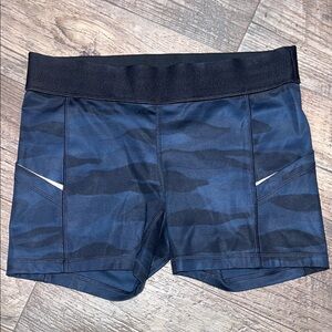 Lululemon What The Sport Short
Mini Coast Camo Deep Navy Black